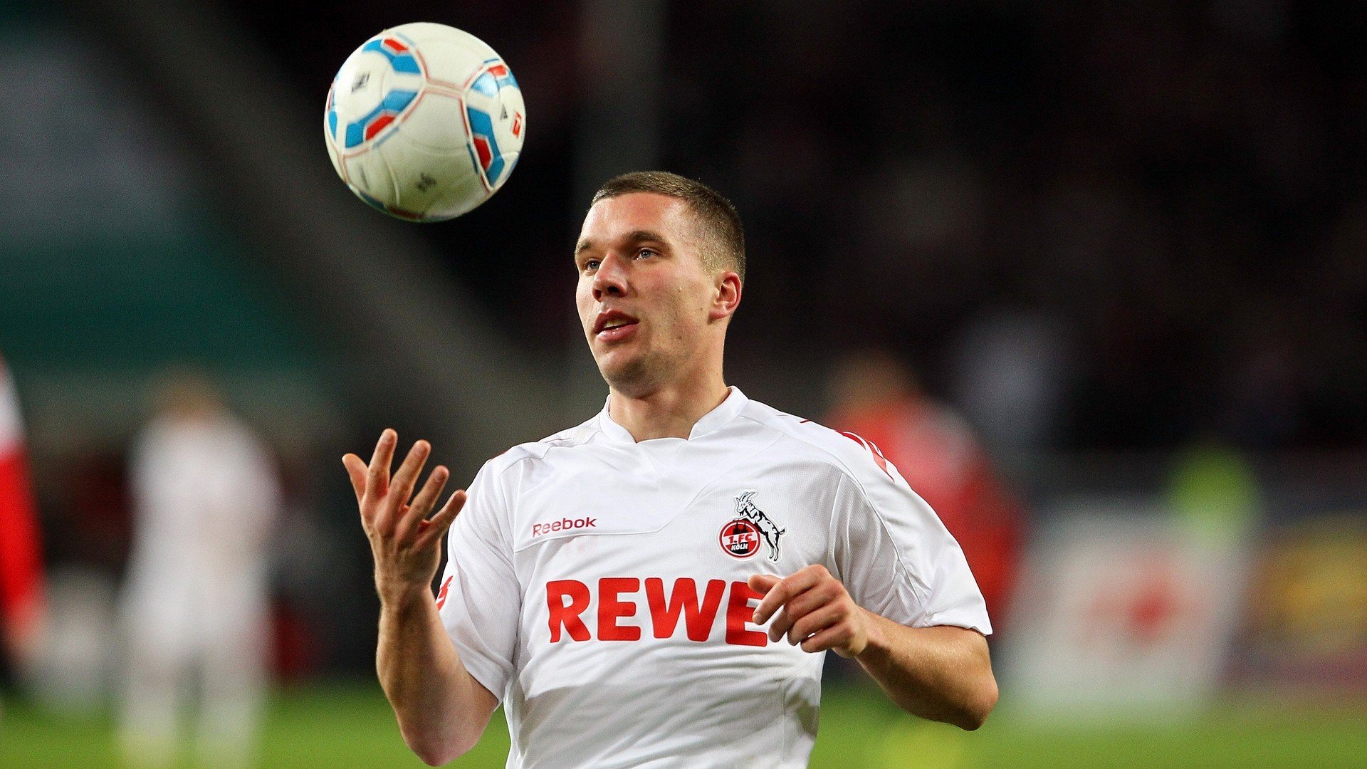 Kaiyun官方登录入口-西班牙女足首次捧起欧冠奖杯，西班牙女足厉害吗